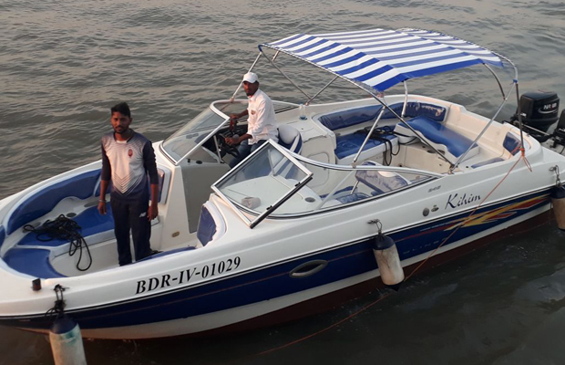 Bayliner 245 Speedboat on Rent in Mumbai